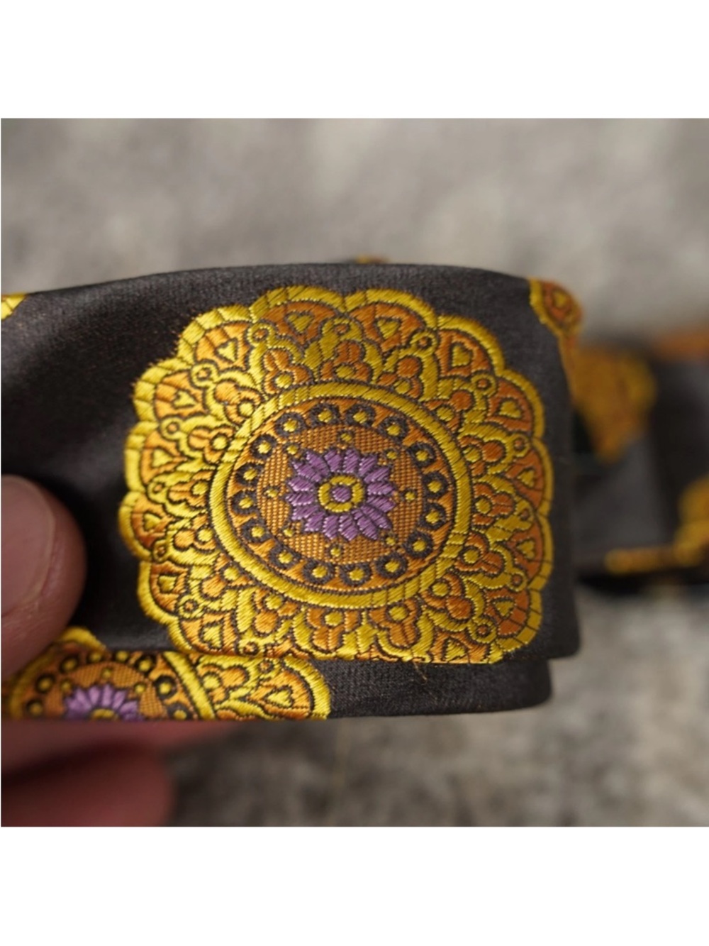 J Crew Tortoise Shell Style Buckle Silk Belt Womens S/M Black Yellow Embroidered - Picture 3 of 7
